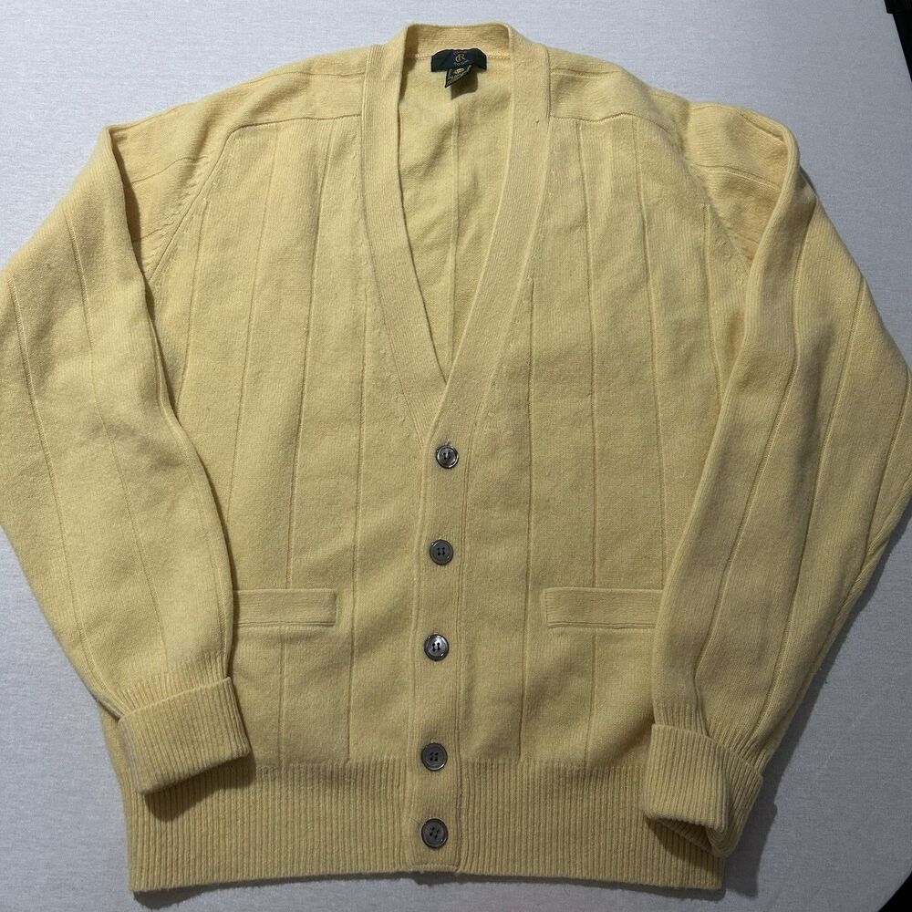 Club Room Lambswool Cardigan Men's Size M in Yellow, Mother of Pearl Buttons